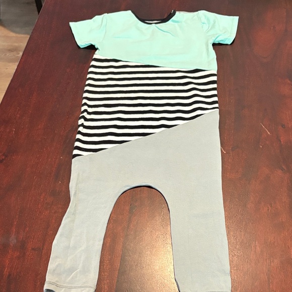 Rags to Raches Kids Rompers - Picture 7 of 8